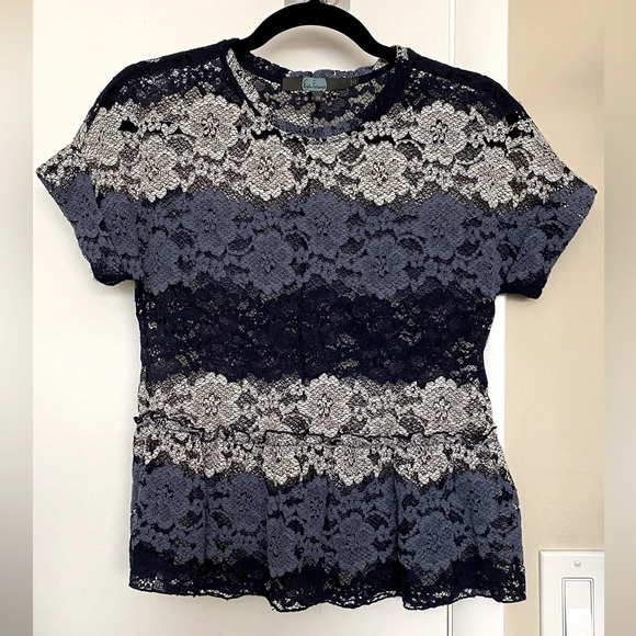 Eva Franco (Anthropologie) Navy Lace Short Sleeve Peplum Size XSP - Picture 3 of 8